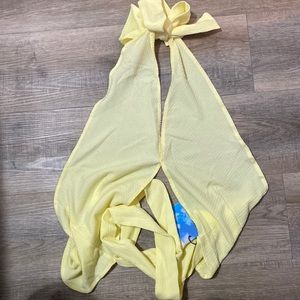 Cider wrap yellow crop top. Size xxl.